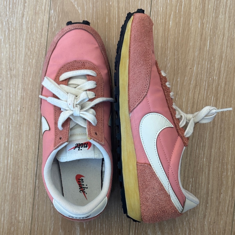 Nike Women's Pink and Cream Sneakers size 8